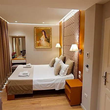 Hotel Queen Tirana