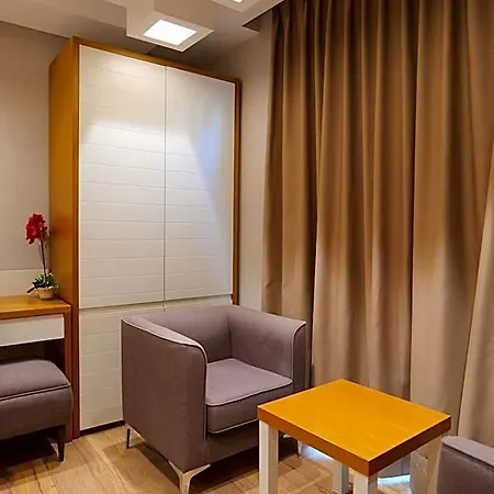 Hotel Queen Tirana